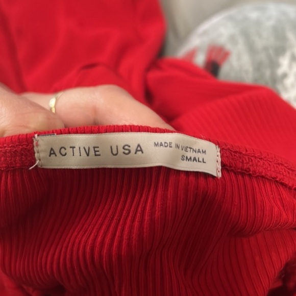 Red Dress - Picture 3 of 4